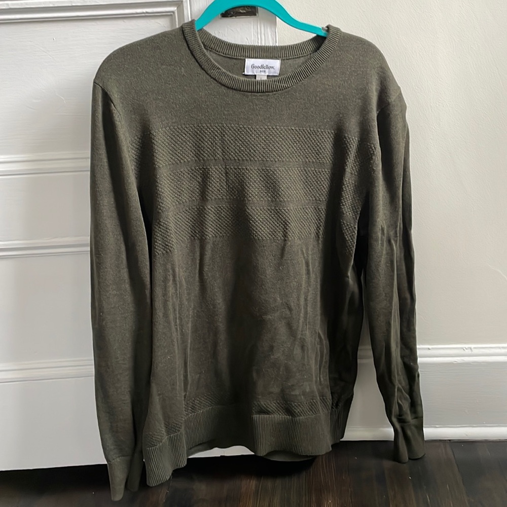 Mens army green sweater.